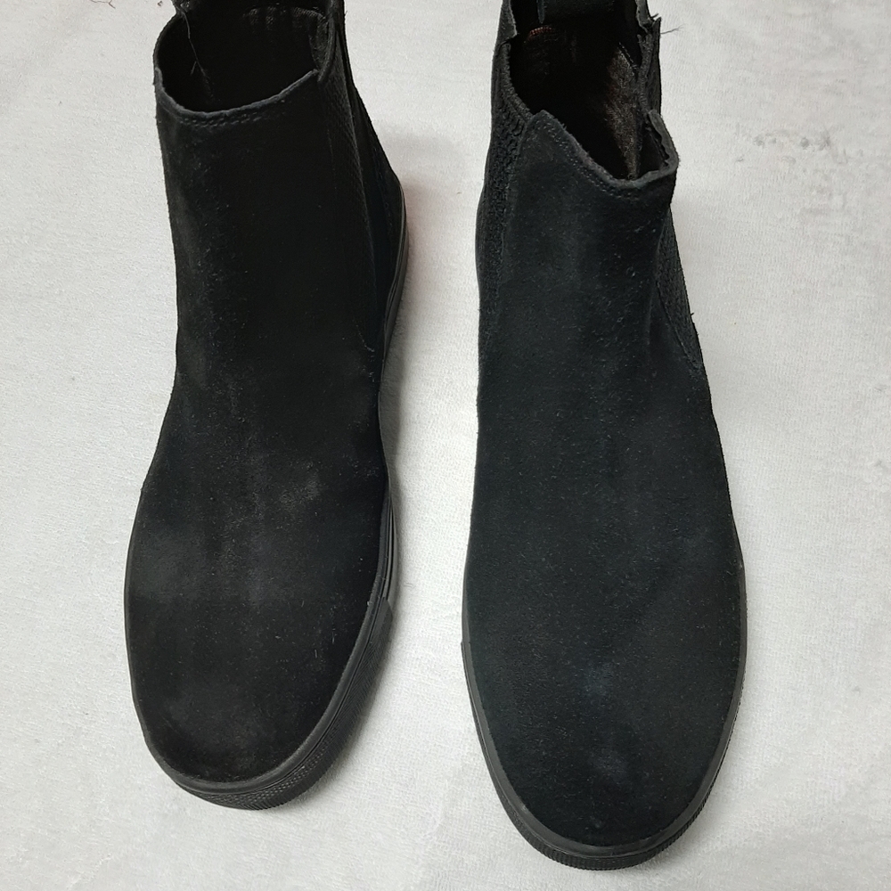Mens shoes